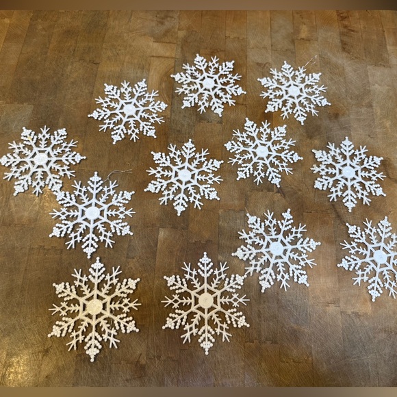 Vintage Other - Vintage 1970’s White Plastic Snowflake Gliter Ornaments Set of 12
